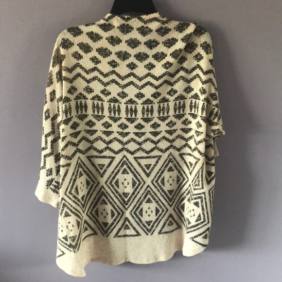 CHARLOTTE RUSSE sweater - Picture 2 of 2